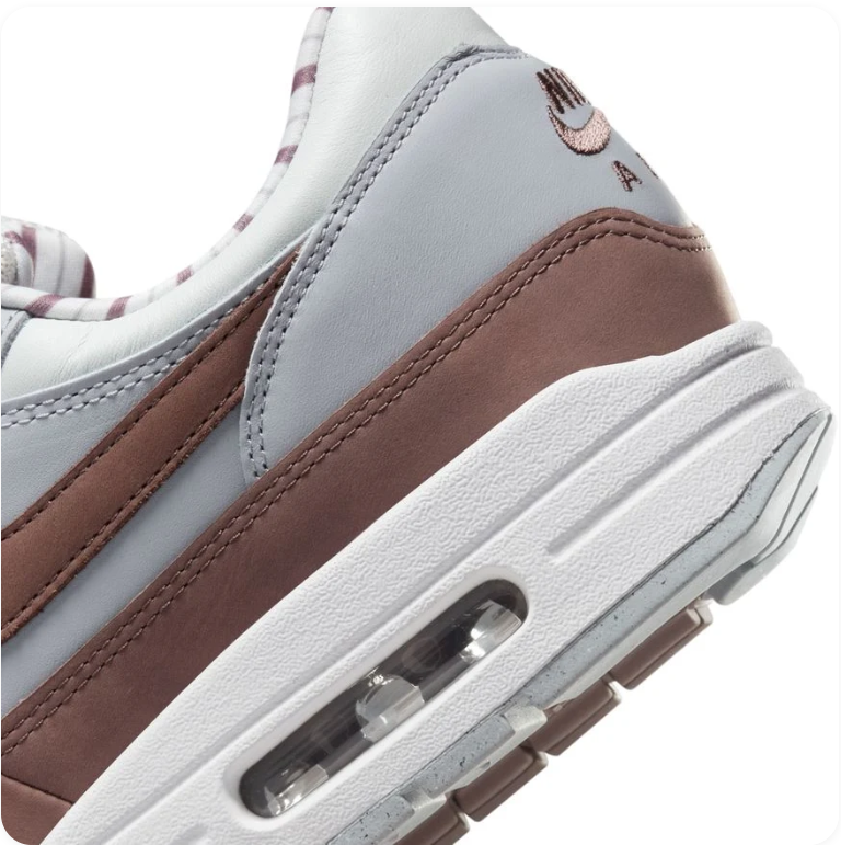 Nike Air Max 1 – Light Silver / Smoky Mauve / Chocolate Brown