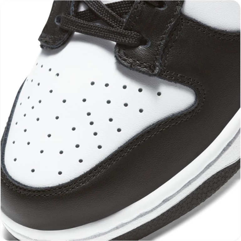 Nike Dunk Low – White / Black (Panda)