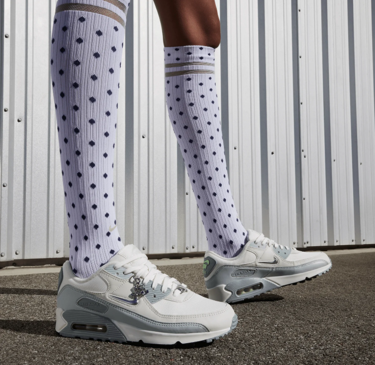 Nike Air Max 90 – Summit White / Wolf Grey / Vapor Green