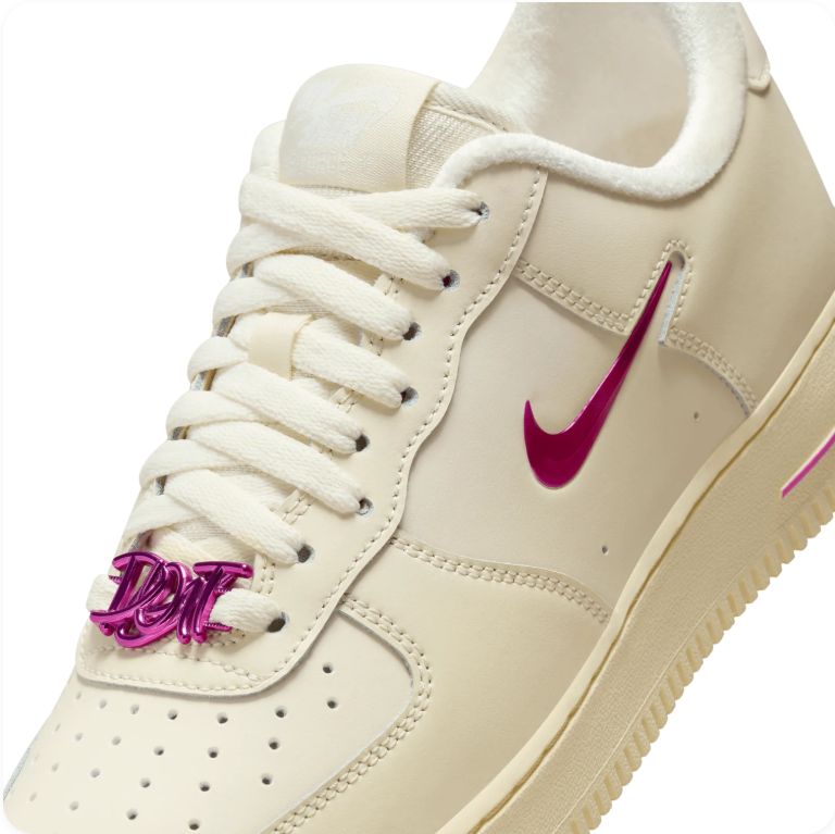Nike Air Force 1 '07 – Coconut Milk / Fireberry